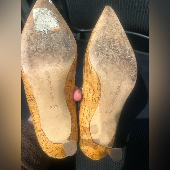 Manolo Blahnik color Textured Tan Heels sz 35 1/2 - Picture 3 of 5